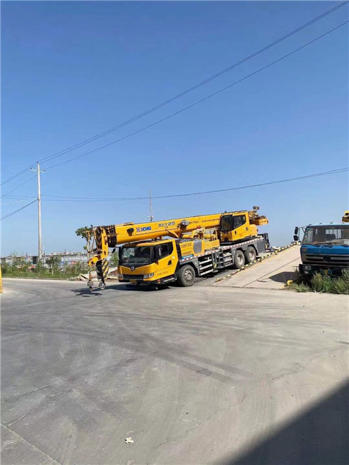 四方台区吊车作业时，可能会产生哪些额外收费项目？