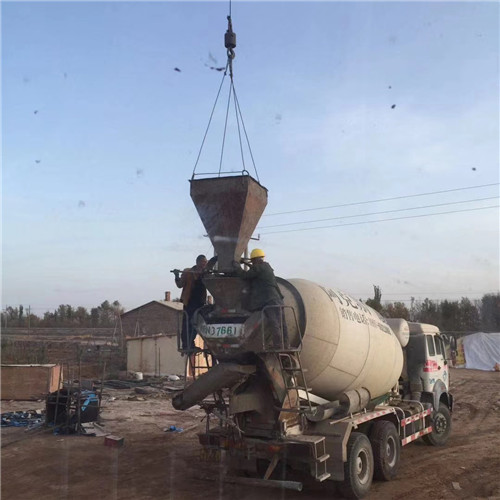 四方台区“精准瞄准”—— 吊车的 “定位导航” 技术